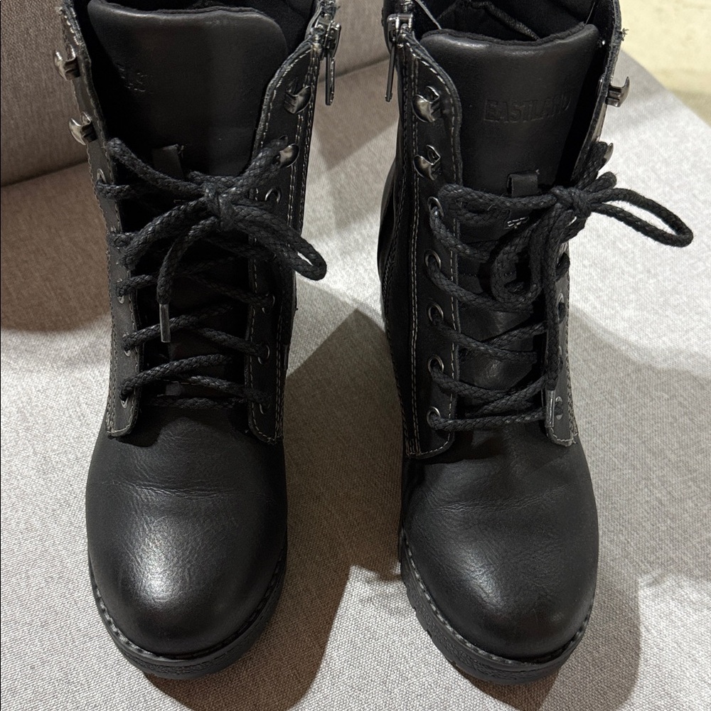 Eastland Brynn boots gently used